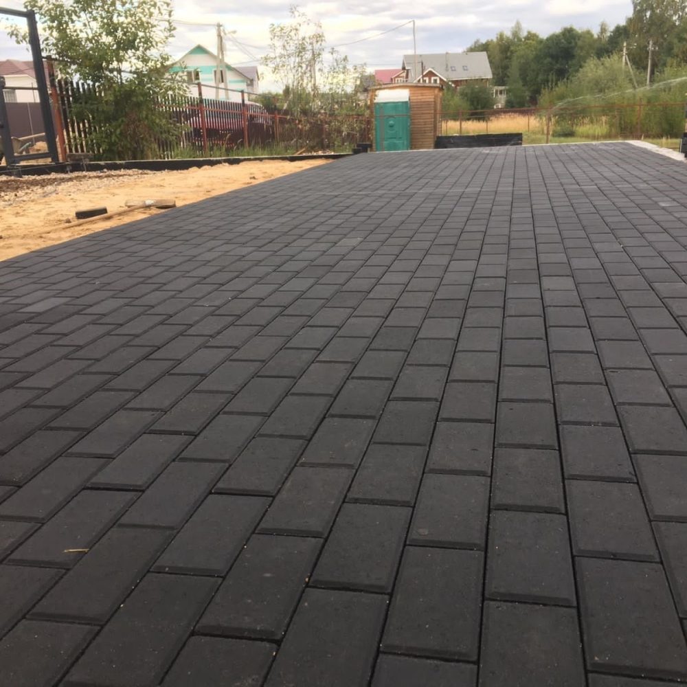 Trotuarnaya-plitka-brushatka-black-min