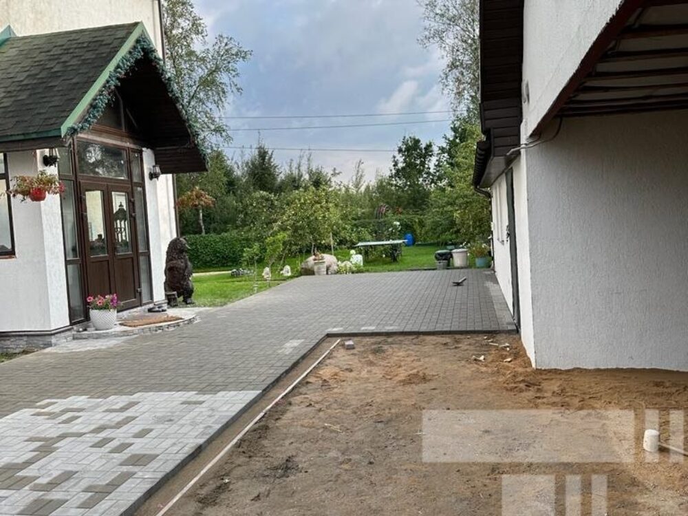 seraya-bruschatka-pod-klyuch-min